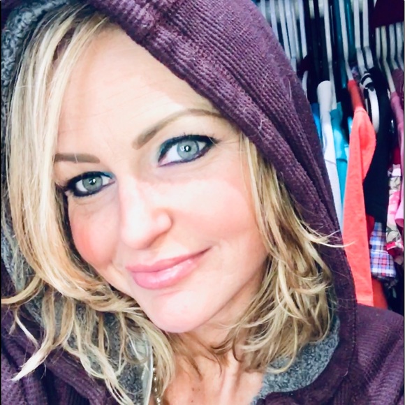 Meet your Posher, Jeska! - Picture 2 of 2